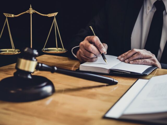 How Probate Lawyers Help With Estate Debts And Taxes